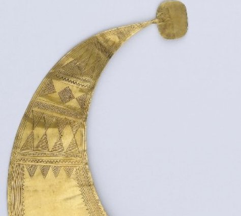 Chevrons and Lozenges incised into the Blessington Lunula.