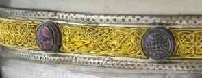 Band of Golld Filigree and studs encircling the Ardagh Chalice